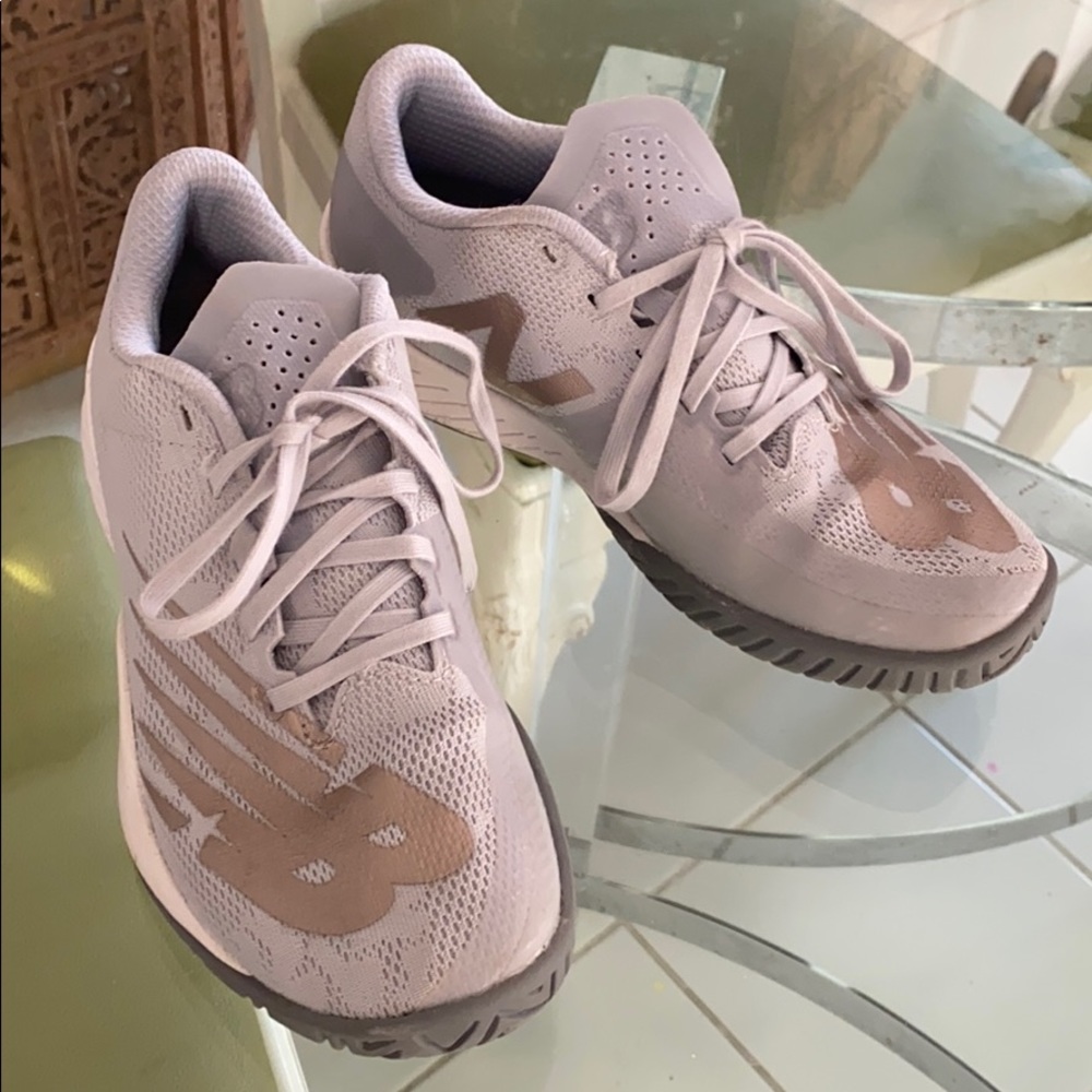 New balance tennis sneaker 7.5